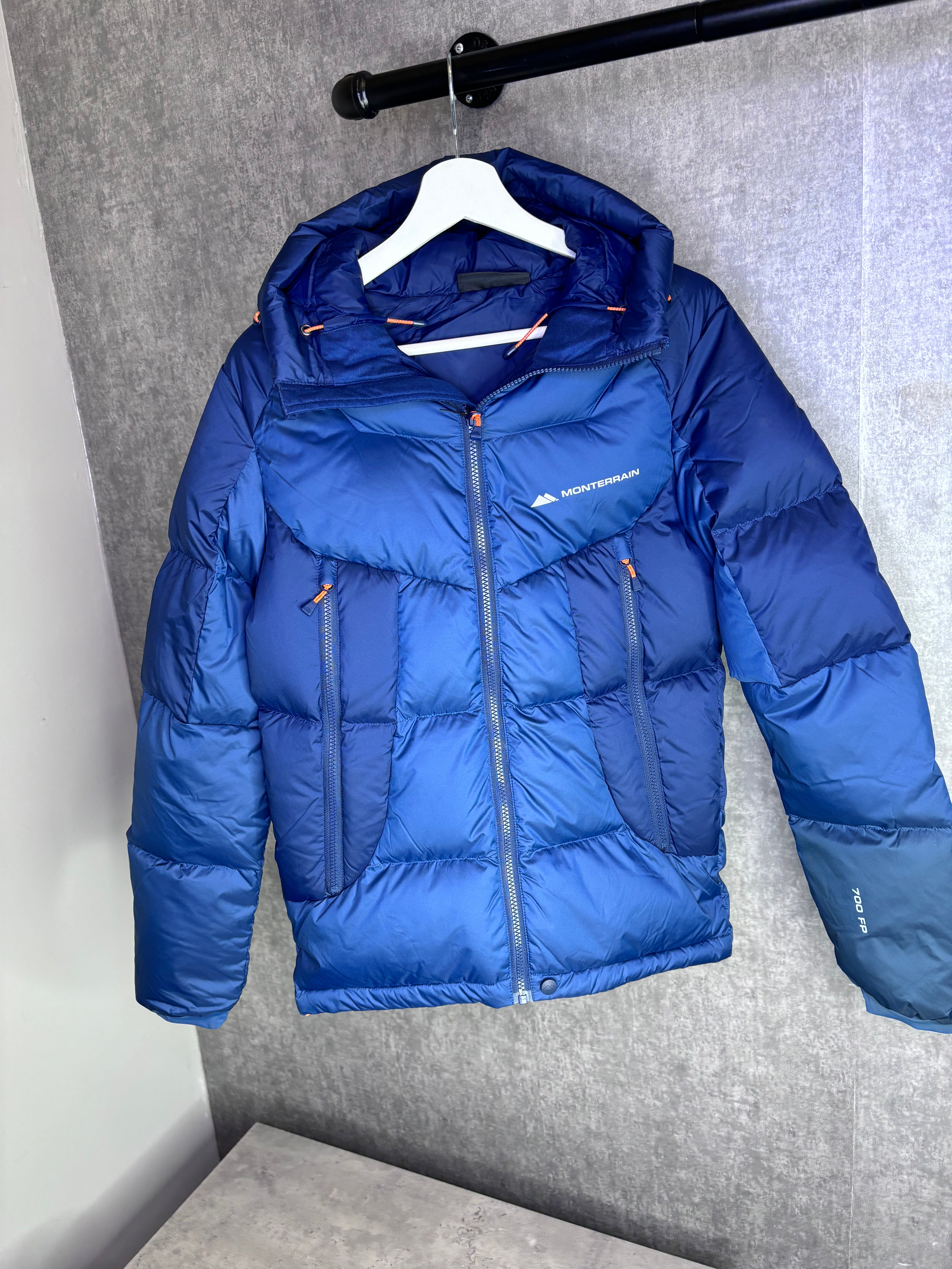 Monterrain puffer jacket “Blue/Orange”
