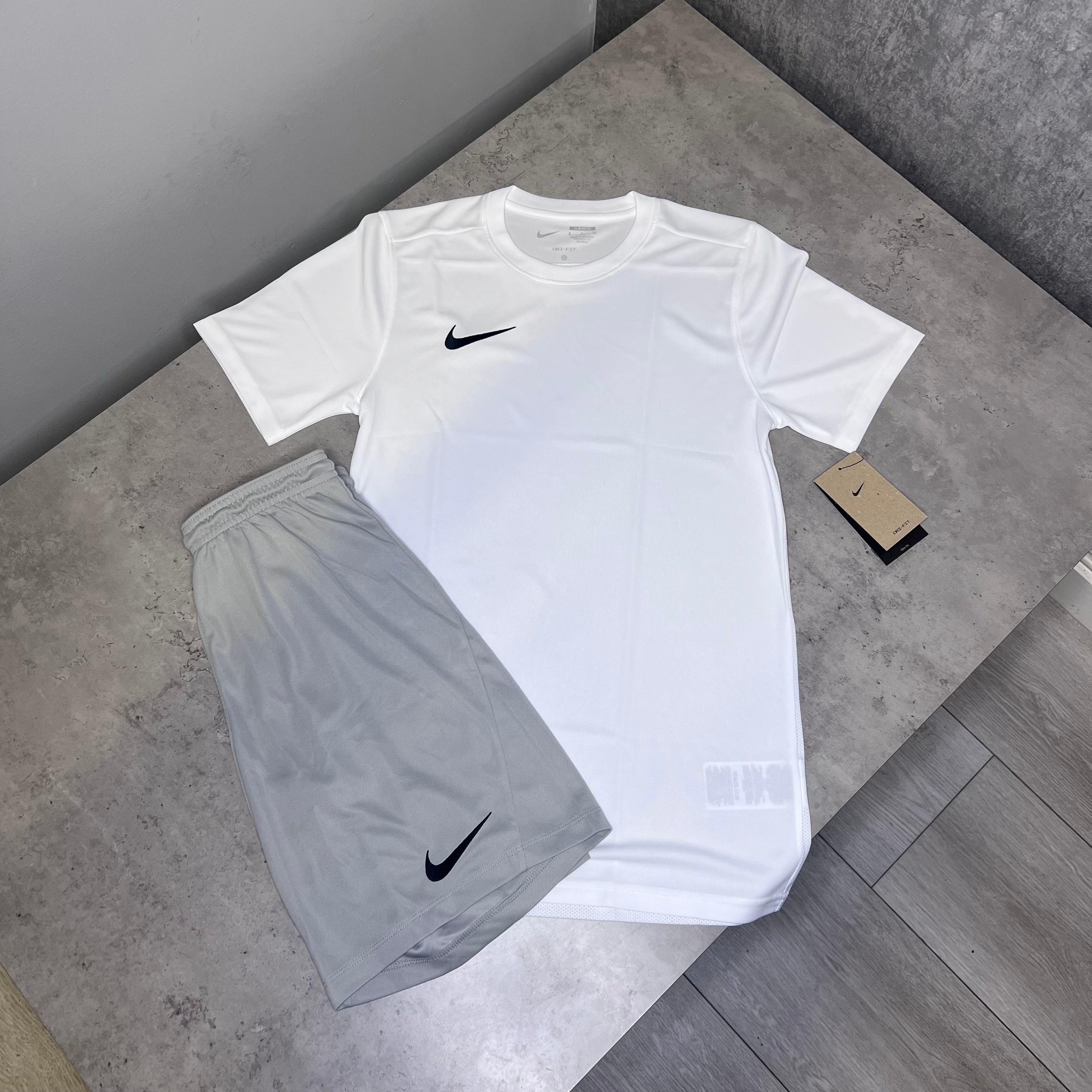 Nike Dri Fit Set “White/Grey”