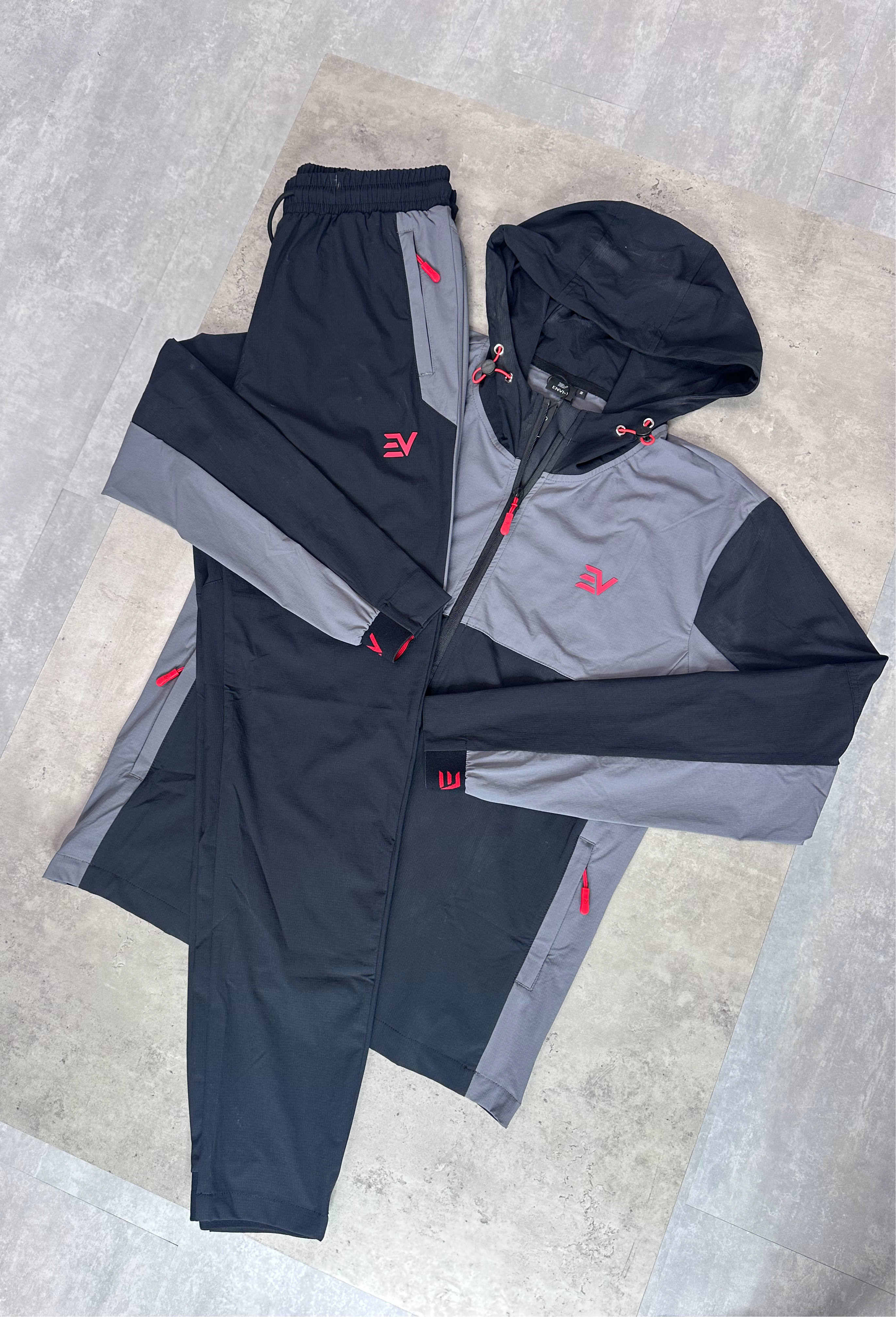 Envi Eclipse Tracksuit “Black/Graphite/Red”