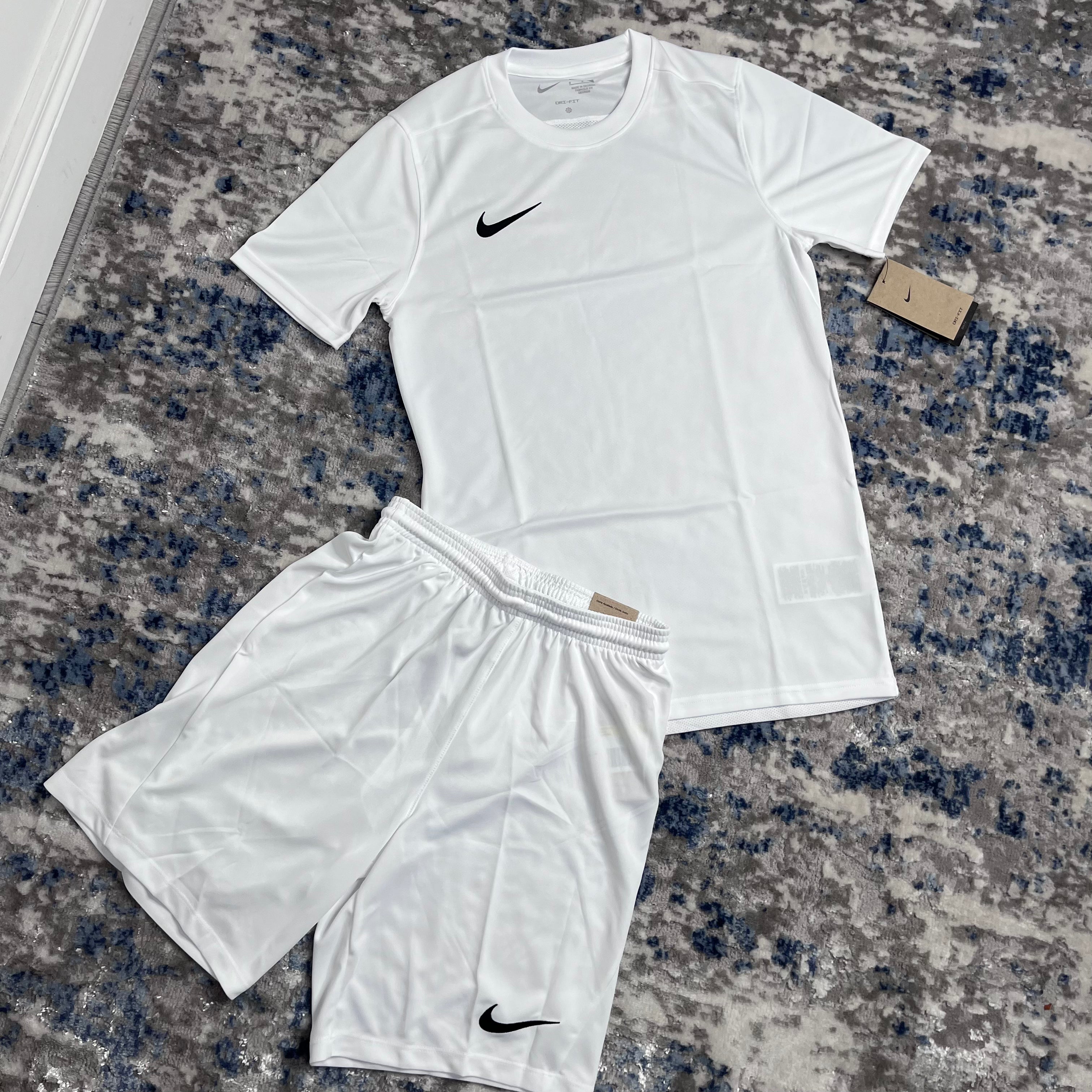 Nike Summer Set  "White' (Kids Sizes)